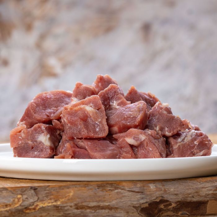 Petto d'anatra tagliato a cubetti